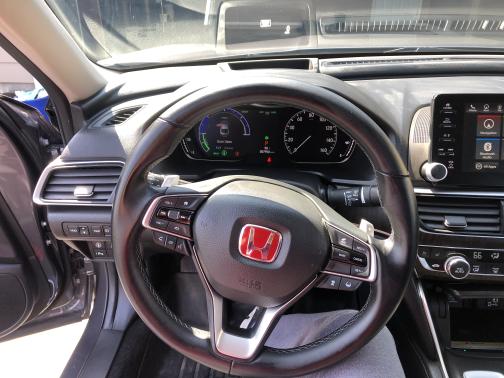 Photo 5 of 10 of 2019 Honda Accord Hybrid Touring